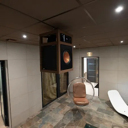 Bed & Breakfast Caracalla Prive - D'hotes Avec Piscine, Jaccuzi Et Hammam Privatifs *