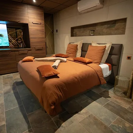 Caracalla Prive - D'hotes Avec Piscine, Jaccuzi Et Hammam Privatifs 住宿加早餐酒店 4*